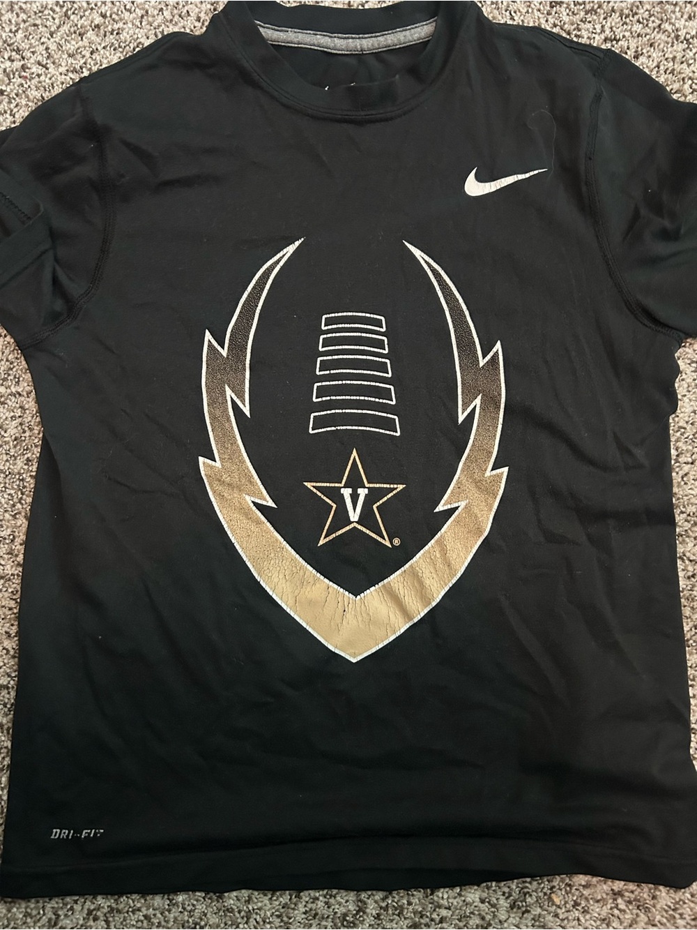 Nike kids Black and Gold Vanderbilt Football Graphic Shirt size large